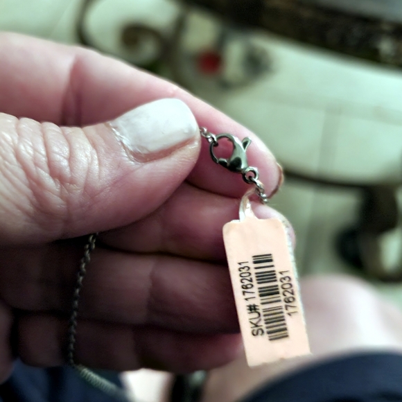 Mother of Pearl Abalone Purple Green Beautiful Girl Heart Pendant Silver Necklac - Picture 3 of 4